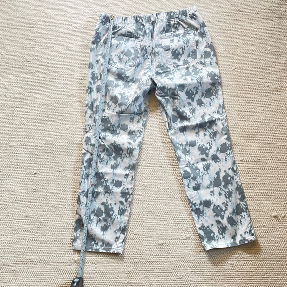 Uniqlo Women White Gray Camouflage Pull On 3/4 Elastic Waist Pants Size M - Picture 4 of 9